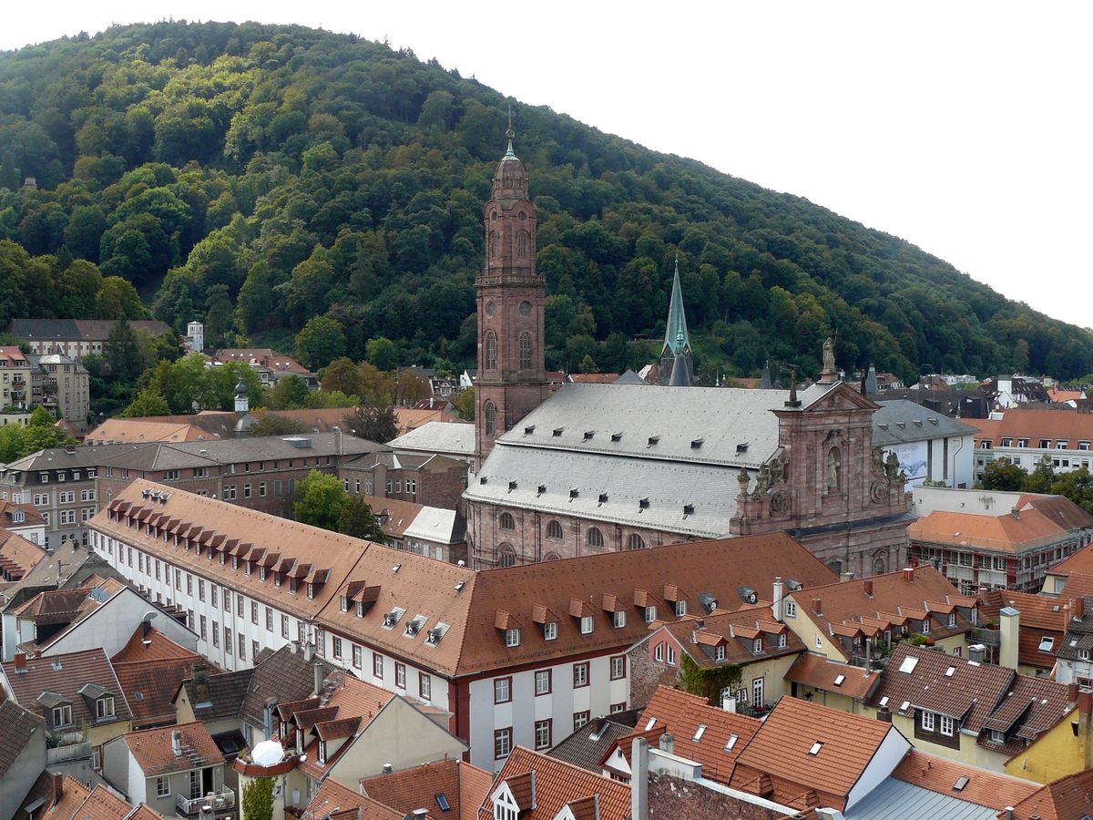 Jesuitenkirche über den Dächern der Altstadt
